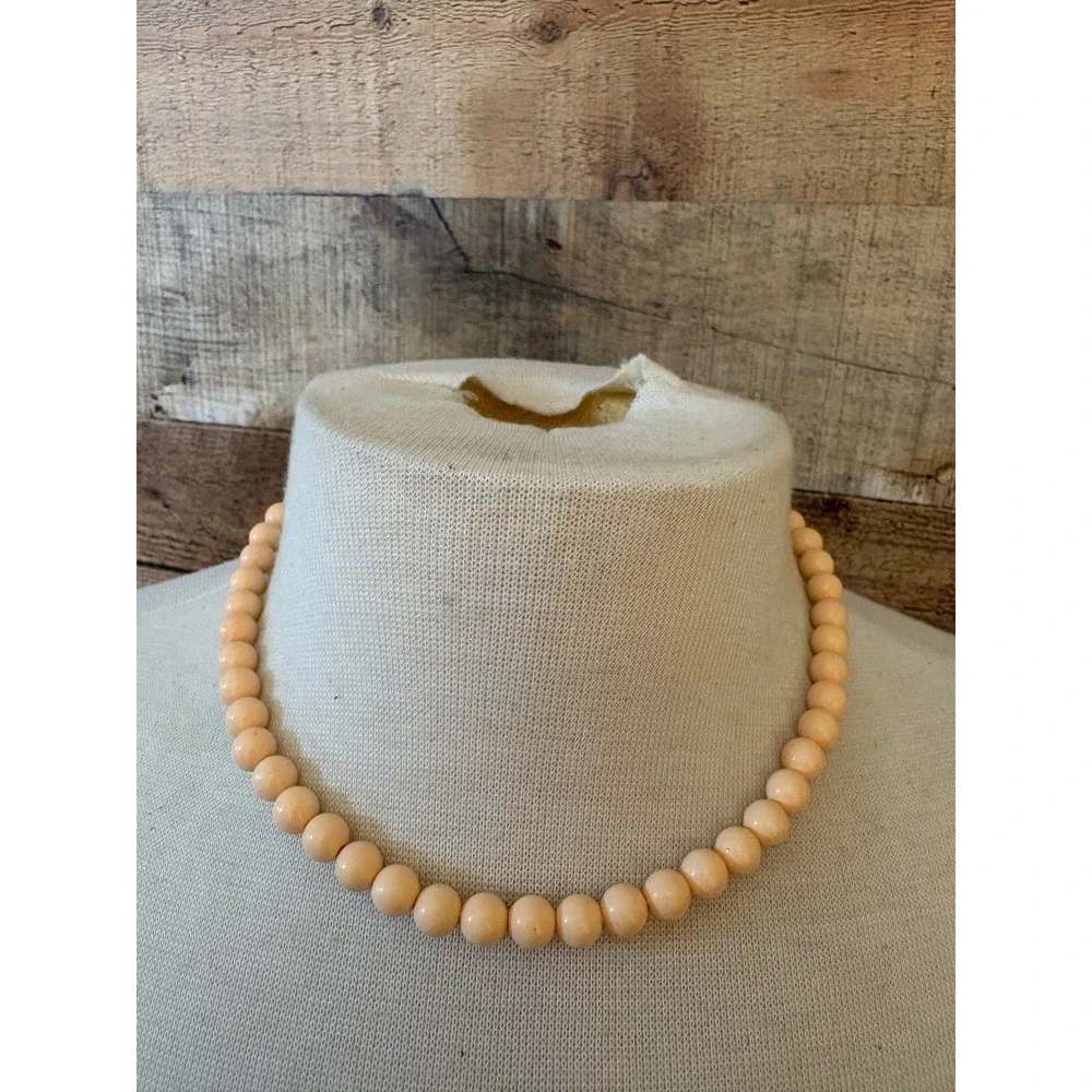 Vintage Peach Round Bead Necklace Gold Tone Spring Ring Clasp 16.5 Inch